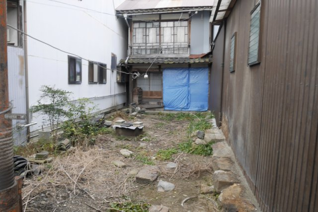 津山市坪井町　中古住宅　5LDKの庭|中庭　北側→南側