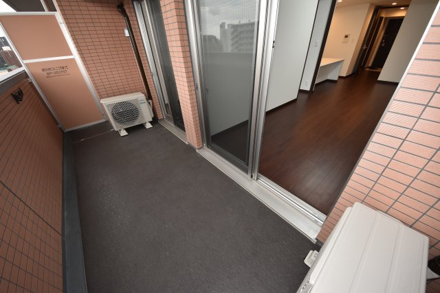 スプランディッド難波元町のバルコニー