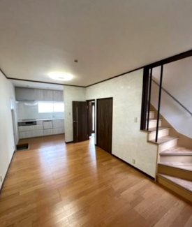 【居間・リビング】 | 【収益物件】オーナーチェンジ！宝塚市宝梅中古戸建 | 【収益戸建住宅】オーナーチェンジ物件です♪１階LDKは11.6帖のゆったりとした空間です(^^)室内は令和4年１月リフォームしております！※画像は賃貸前です。※賃貸中の為、内覧はできません。