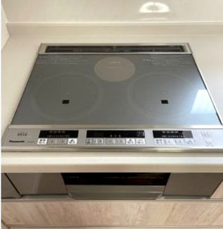 【キッチン】 | 【収益物件】オーナーチェンジ！宝塚市宝梅中古戸建 | IHコンロです♪安心・安全ですね(^^)※賃貸中の為、内覧はできません。
