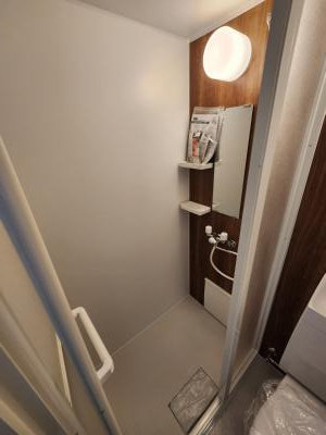 パラドール円町の浴室|シャワールーム