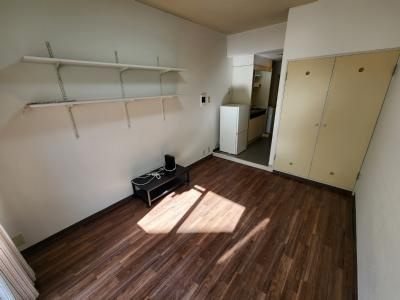 パラドール円町の洋室