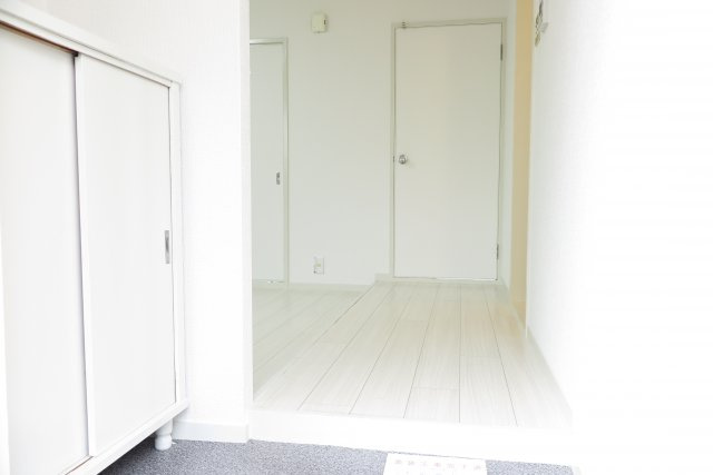 大森マンションの玄関