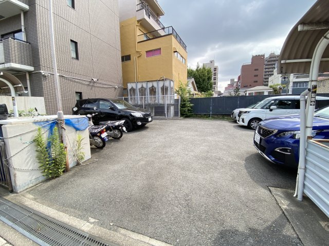 Jフラットの駐車場