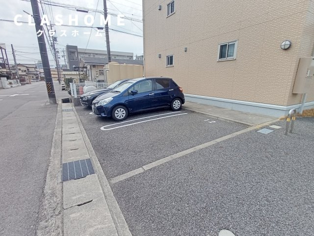 ウッド ストック　　　刈谷市近郊の賃貸はクラスホーム刈谷店の駐車場