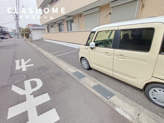ウッド ストック　　　刈谷市近郊の賃貸はクラスホーム刈谷店の駐車場