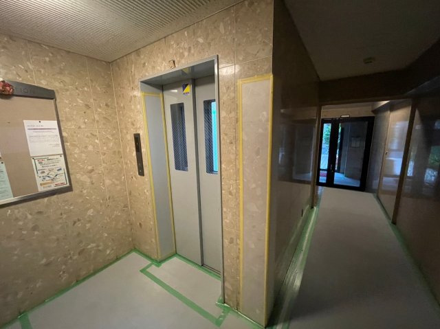 パル・サンライトのエントランス|エレベーター付きです