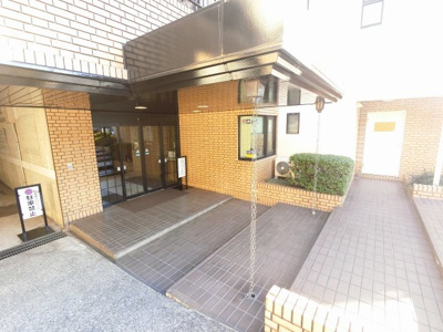 【エントランス】 | 宮前平パステルコート | エントランス部分です。