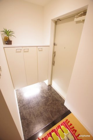 レシェンテ西梅田　仲介手数料無料の玄関