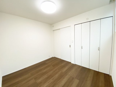 【洋室】 | フォンテーヌ・タカラ | ※同物件、別のお部屋の写真です。