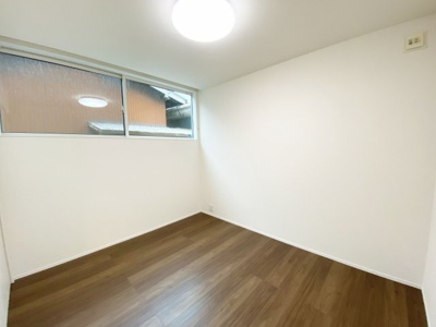 【洋室】 | フォンテーヌ・タカラ | ※同物件、別のお部屋の写真です。