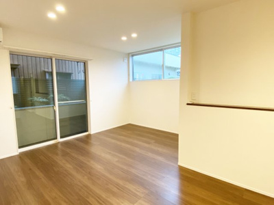 【居間・リビング】 | フォンテーヌ・タカラ | ※同物件、別のお部屋の写真です。