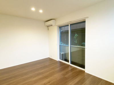 【居間・リビング】 | フォンテーヌ・タカラ | ※同物件、別のお部屋の写真です。