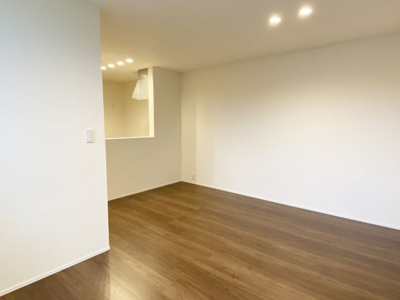 【居間・リビング】 | フォンテーヌ・タカラ | ※同物件、別のお部屋の写真です。