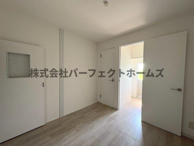 星丘1丁目テラス 賃貸の居間・リビング|こちらの居間で趣味の時間をお楽しみください