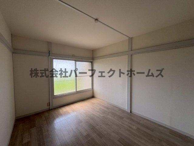 星丘1丁目テラス 賃貸の居間・リビング|リビングです