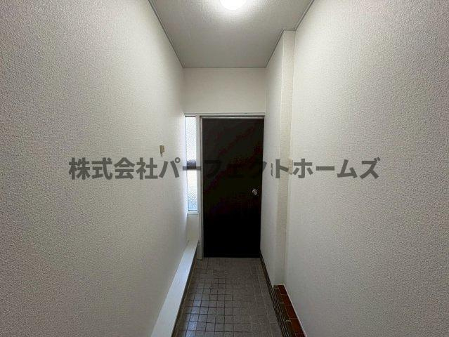 星丘1丁目テラス 賃貸の玄関|明るい玄関です