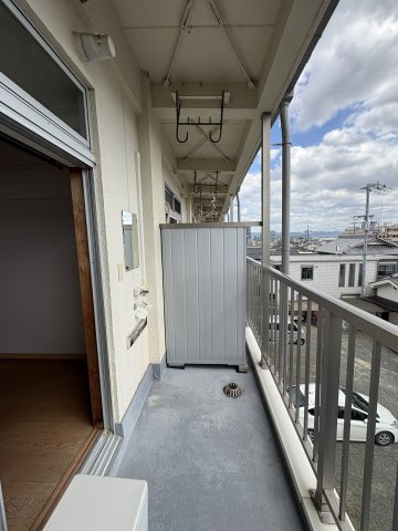 石井マンションのバルコニー|陽当たり良好なバルコニーです