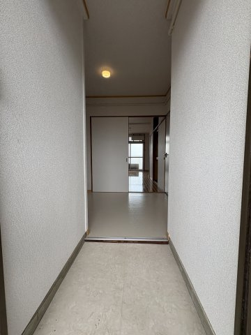 石井マンションの玄関