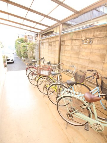 石井マンションのその他共用部分|駐輪場