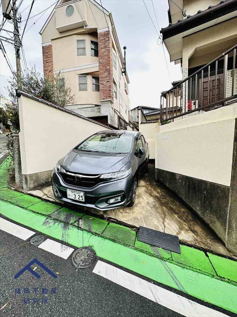 中央区笹丘3丁目　戸建ての駐車場
