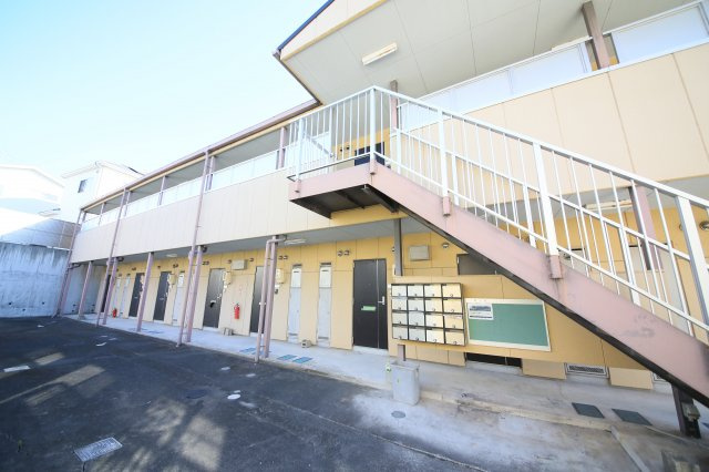 サンヒルズB棟の外観