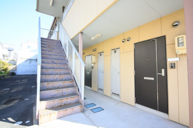 サンヒルズB棟のロビー