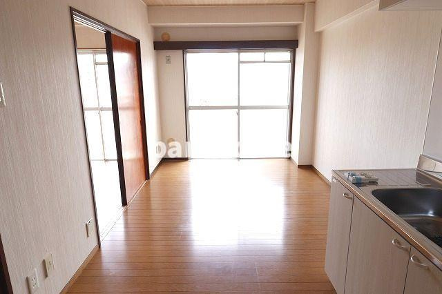 啓和ハイツの居間・リビング|居間です