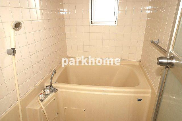 啓和ハイツの浴室|きれいなお風呂です