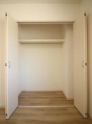 【収納】 | デュラカーサ羽村Ⅱ | 便利なクローゼットタイプ。