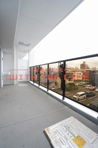 サンメゾン西鉄久留米のバルコニー|外からの目が気にならないバルコニーで洗濯物が干せます