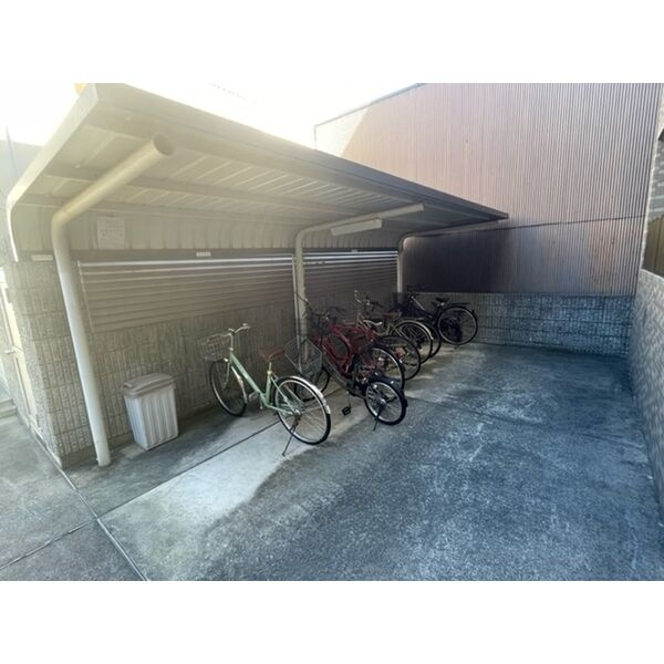 GARNET RESIDENCE京都壬生（旧：壬生AIAIハイツ）の駐車場|駐輪場