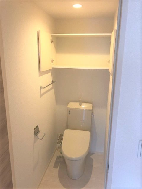 D-room F.京町のトイレ|落ち着いた色調のトイレです