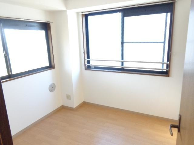 【洋室】 | 4.4帖洋室