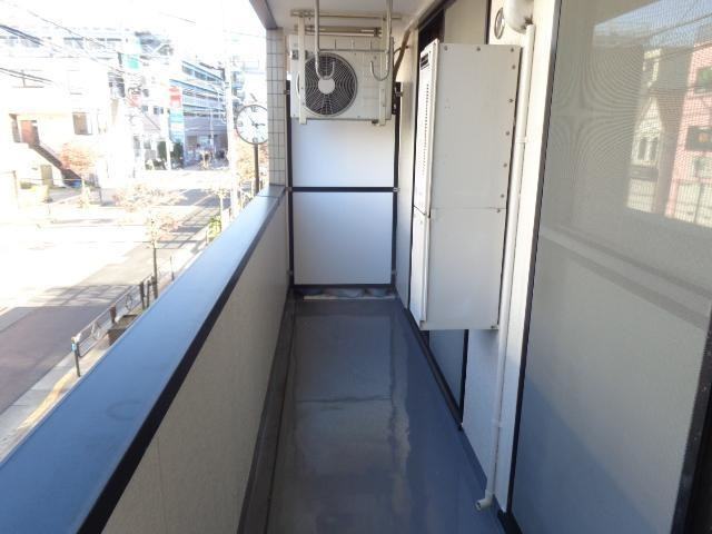 【バルコニー】 | 陽当り、眺望もよい最上階のお部屋です