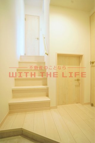 【10,000円キャッシュバック対象物件】の玄関|同建設会社施工物件の写真です。※現状優先
