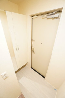 【玄関】 | ルアナハイム | ※同物件・反転タイプの写真です。