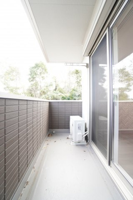 【バルコニー】 | ルアナハイム | ※同物件・反転タイプの写真です。