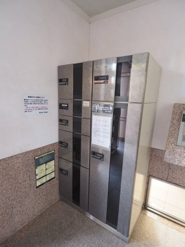 アーバンハイツ三晴のエントランス