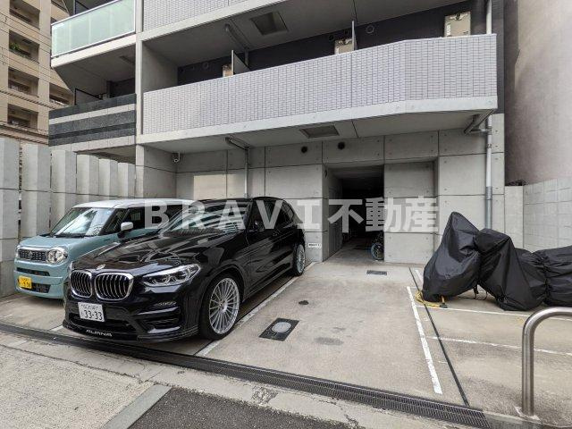 スワンズシティ大手前ソレイユ BRAVI不動産の駐車場|【スワンズシティ大手前ソレイユ】