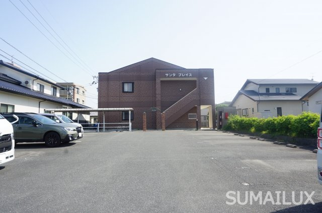 熊本市西区蓮台寺３丁目のアパートの駐車場