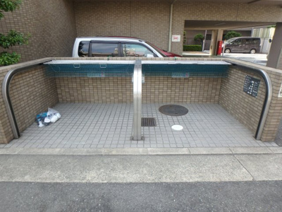 【その他共用部分】 | ソアール門戸荘 | ゴミステーションです