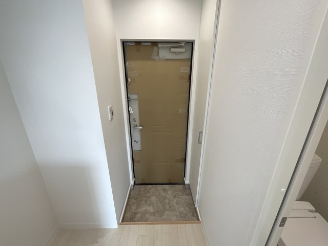 【玄関】 | ラ・ポルテ三田 | 収納もある玄関です♪