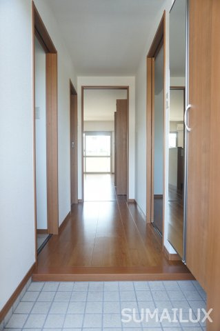 熊本市西区春日７丁目の賃貸マンションの玄関