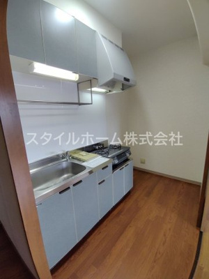 【キッチン】 | エクシード松山 | 別部屋写真です。