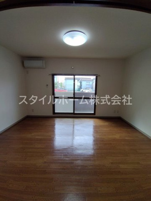 【居間・リビング】 | エクシード松山 | 別部屋写真です。