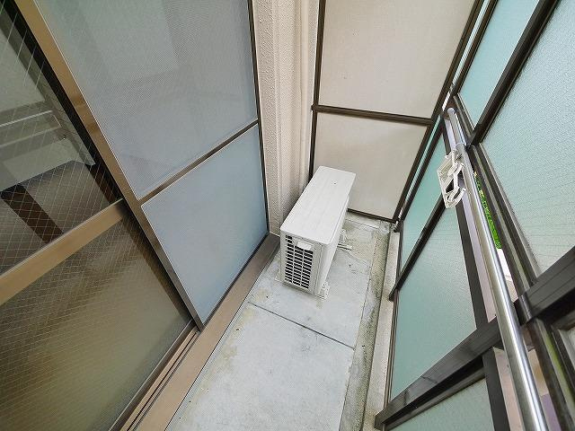 シティロイヤル富雄南のバルコニー|外からの目が気にならないバルコニーで洗濯物が干せます