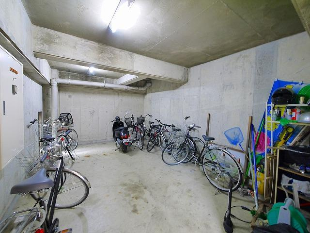 シティロイヤル富雄南のその他共用部分|駐輪場も確保