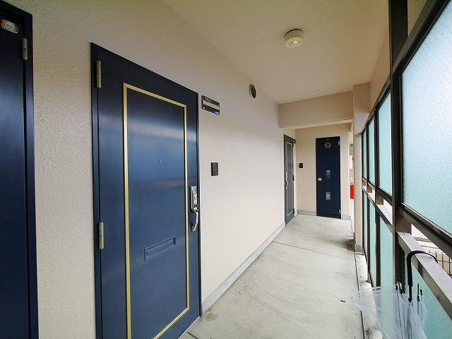 シティロイヤル富雄南のその他共用部分|玄関部分