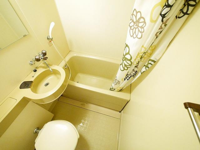 シティロイヤル富雄南の浴室|ゆったり過ごせるお風呂です